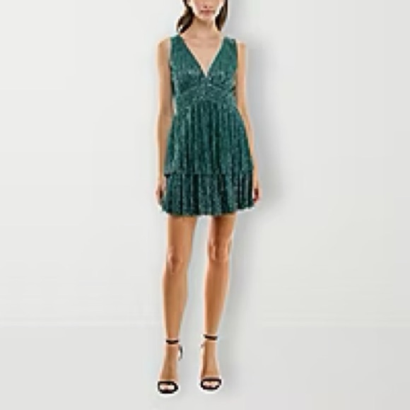 Buckle Dresses & Skirts - Buckle Trixxi Pleated Tiered Dress Shimmer